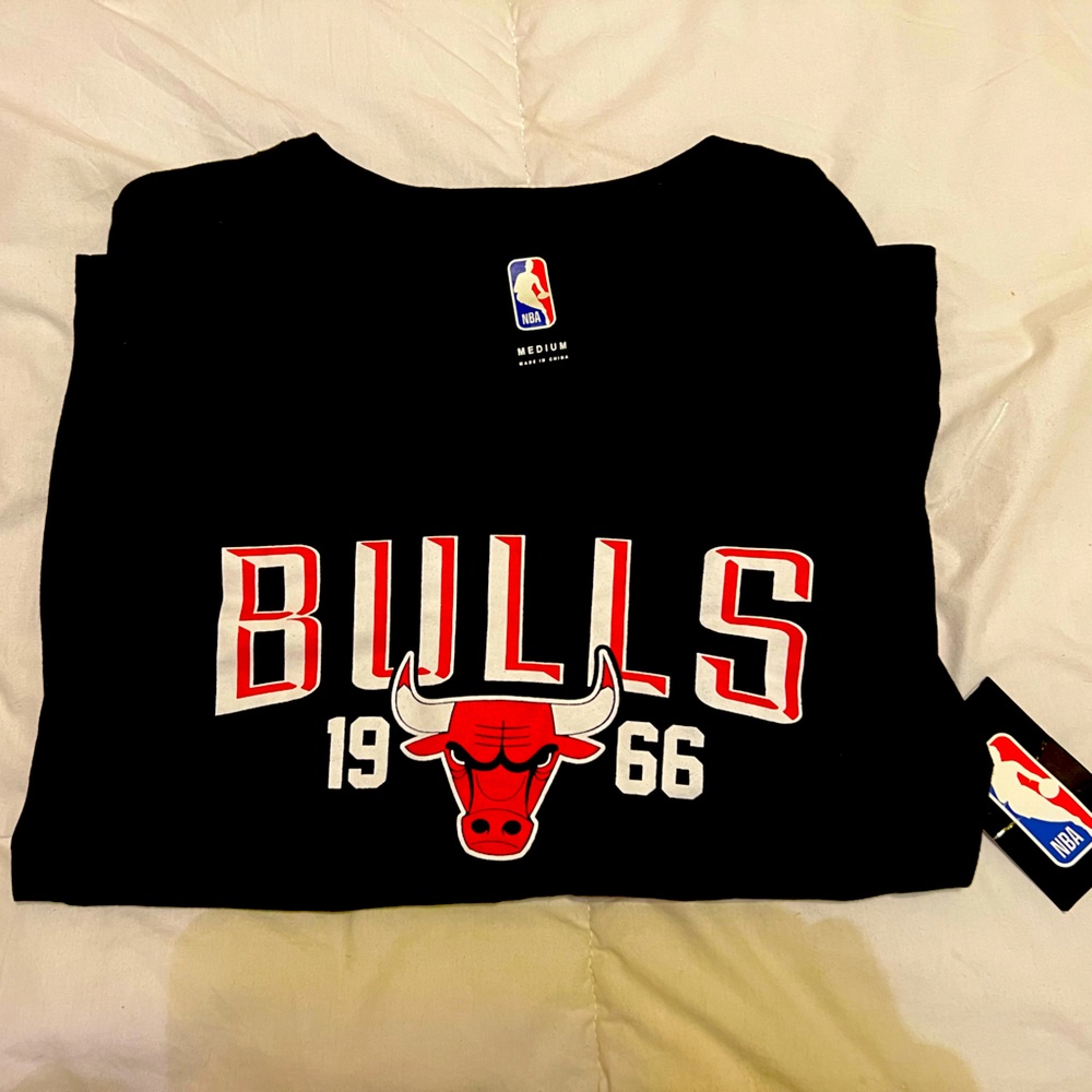 Womens NBA Bulls T- shirt